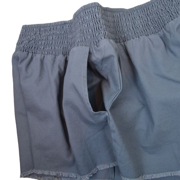 Wild Fable Smocked Waistband Raw Hem High Rise Shorts, Size XXL Grey Microstripe - Picture 3 of 9